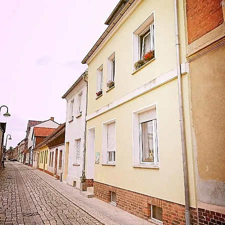 Apartament Turmblick-gaestequartier-coswig-hier-erwartet-sie-individueller-service-im-herzen-der-altstadt *